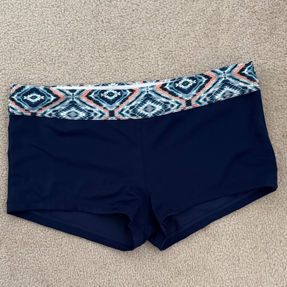 Geometric Patterned Tankini Set - Picture 6 of 8